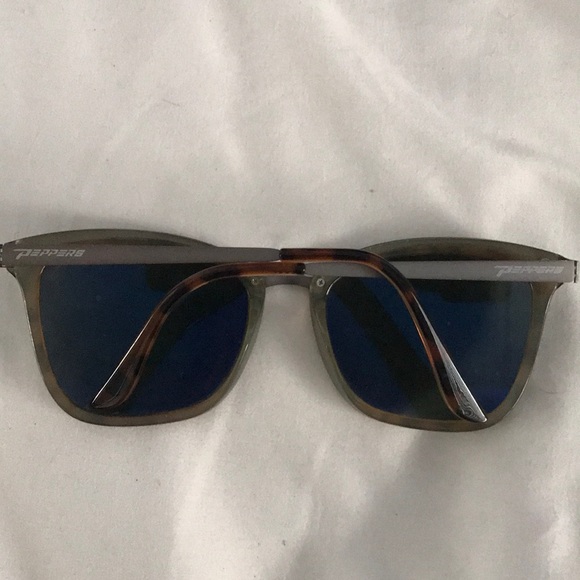 PEPPERS Sun Glasses - Picture 2 of 3